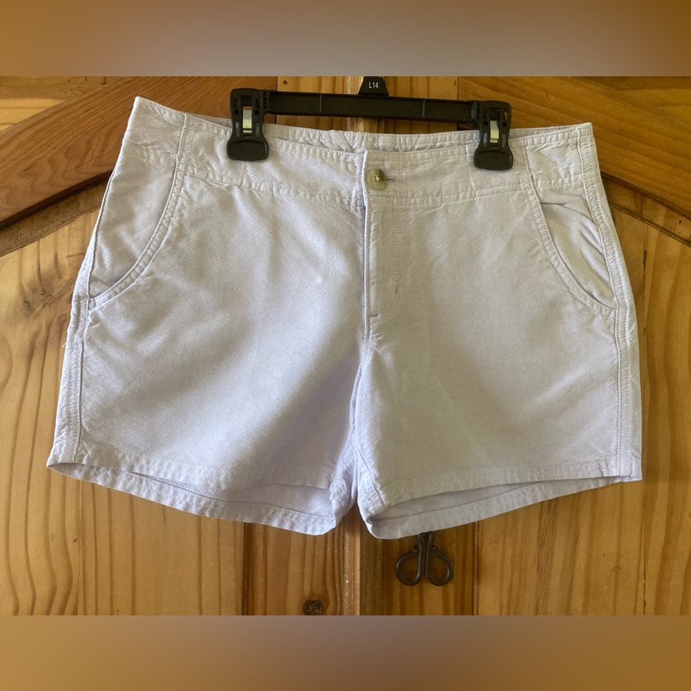 Women Columbia PFG lavender purple 4” shorts size 6